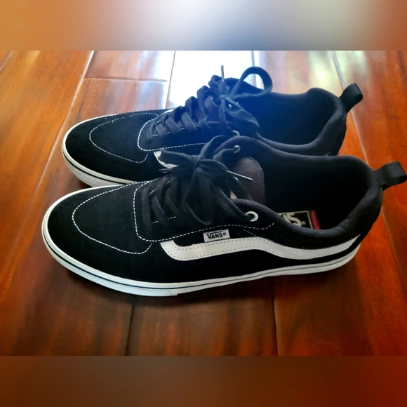 Vans Men's Black and White Sneakers - Picture 3 of 5